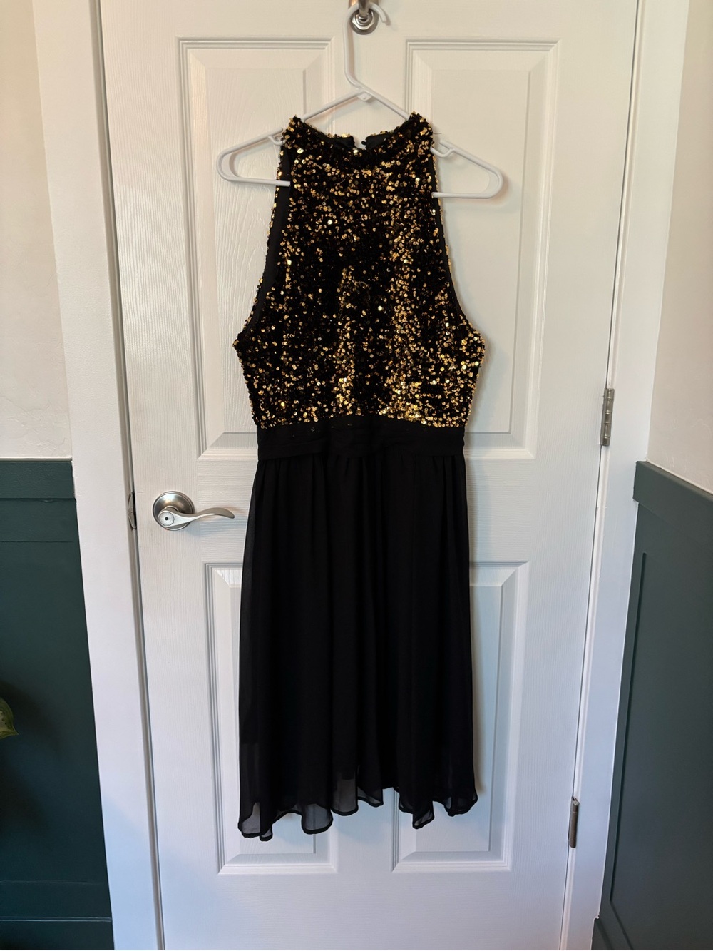 Retro Stage NWT Black Gold Sequin Halter Party Dress XL Midi